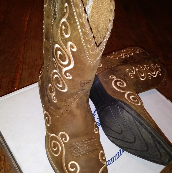 Ariat youth boots for girls - Picture 3 of 5